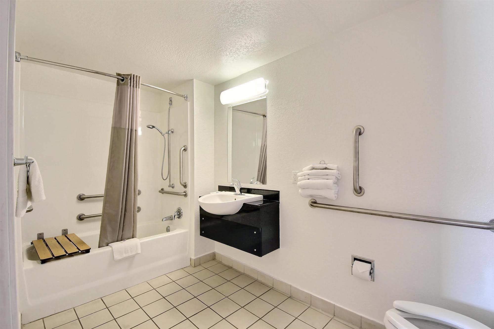 Motel 6-Laredo, Tx - North I-35 Exterior photo